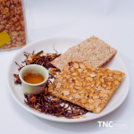 kẹo lạc vuông đặc sản quảng bình tiệm nhà cua