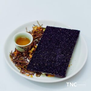 kẹo mè đen đặc sản quảng bình tiệm nhà cua